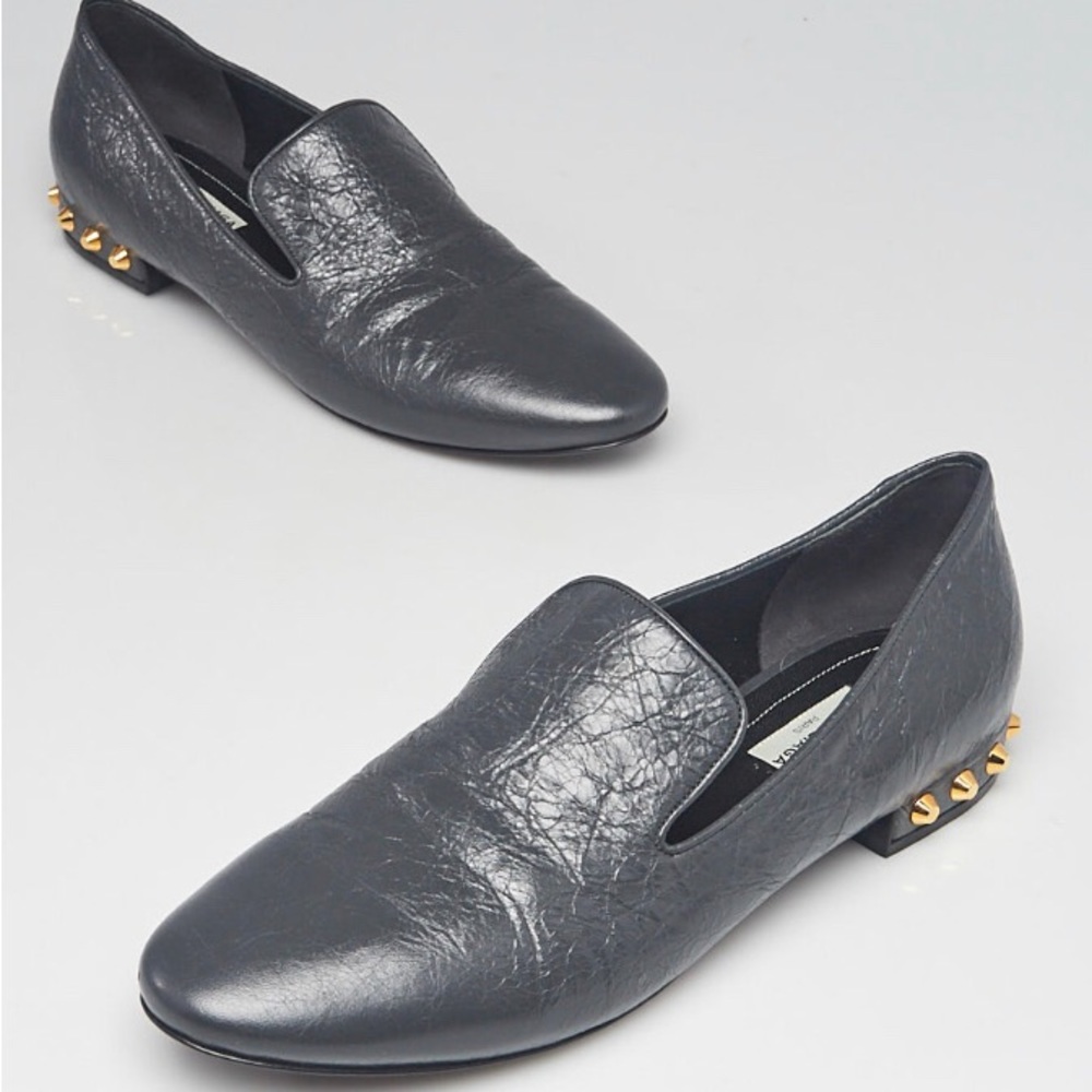 BALENCIAGA
Gris Fossile Leather Studded Loafers